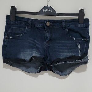 SEDUCTIONS dark wash 32 waist jean shorts
